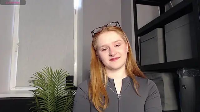 Snapshot of AmandaWatts chatting on February 2026 06:37:01 AM AmandaWatts online show from February 2026 06:37:01 AM