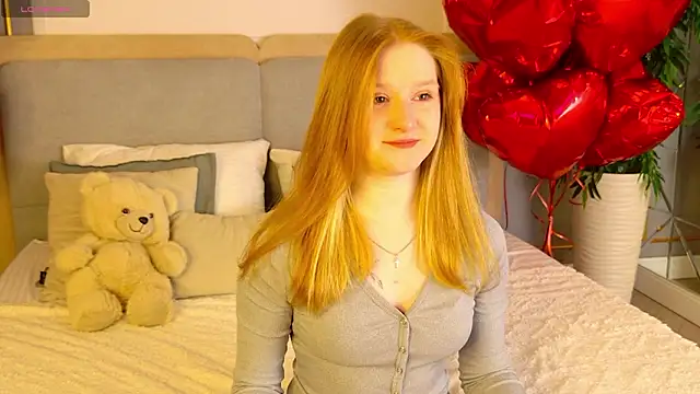 Snapshot of AmandaWatts chatting on February 2026 05:05:01 AM AmandaWatts online show from February 2026 05:05:01 AM