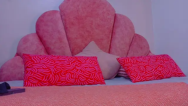 EmmaLou   online show from February 2026 04:08:01 AM