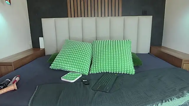 EmmaLou   online show from February 2026 04:23:01 AM