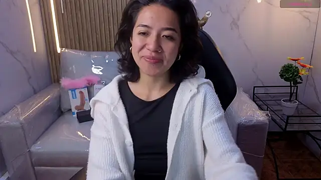 Lynn turner online show from February 2026 01:00:01 PM