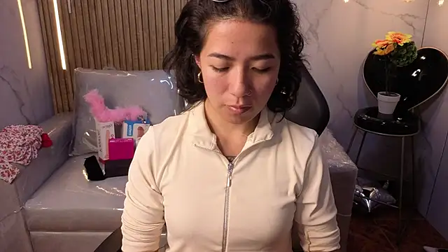 Lynn turner online show from February 2026 08:19:02 PM