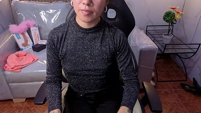 Lynn turner online show from February 2026 01:33:02 PM