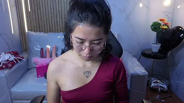 Lynn turner online show from March 2026 12:52:02 PM