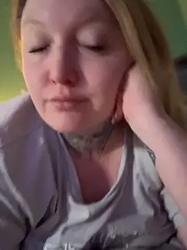 Snapshot of Lolaaxxx13 chatting on May 2026 06:59:02 PM Lolaaxxx13 online show from May 2026 06:59:02 PM