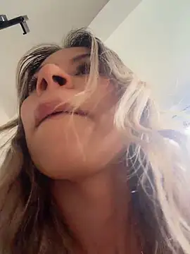 Mia Rosee1 online show from April 2026 07:20:01 PM