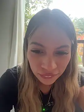 Mia Rosee1 online show from May 2026 10:48:02 PM