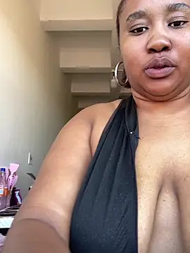 Snapshot of MeekyCurvyAss chatting on May 2026 10:10:02 AM MeekyCurvyAss online show from May 2026 10:10:02 AM