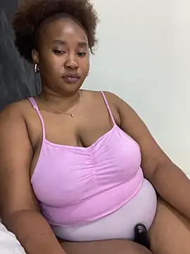 Snapshot of MeekyCurvyAss chatting on April 2026 01:01:02 PM MeekyCurvyAss online show from April 2026 01:01:02 PM