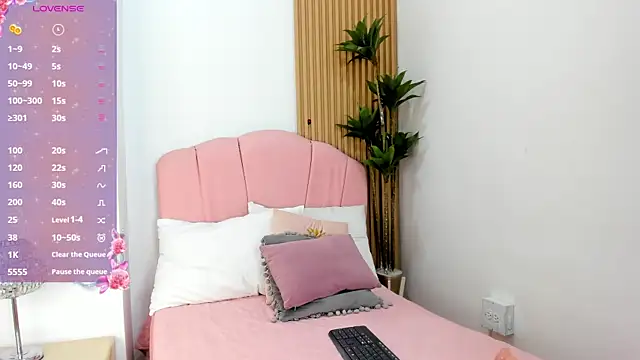 Snapshot of lara_spaark chatting on March 2026 07:14:02 PM lara spaark online show from March 2026 07:14:02 PM