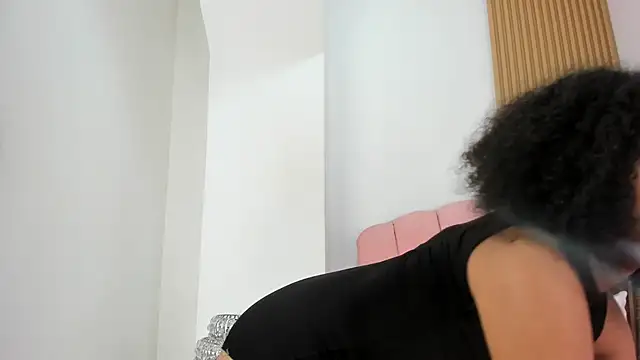 Snapshot of lara_spaark chatting on February 2026 07:26:01 PM lara spaark online show from February 2026 07:26:01 PM