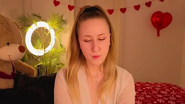 CassieReborn online show from February 2026 04:08:02 PM