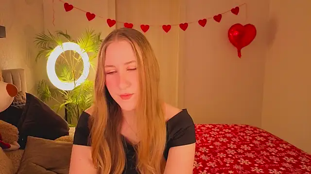 CassieReborn online show from February 2026 03:45:01 PM