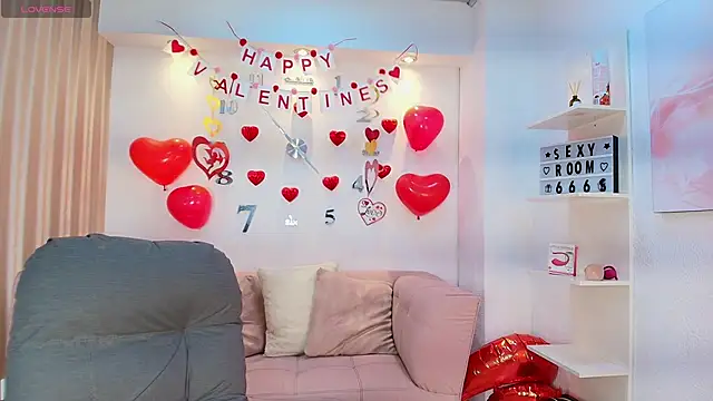 Snapshot of Luna_Millers chatting on February 2026 04:09:01 AM Luna Millers online show from February 2026 04:09:01 AM