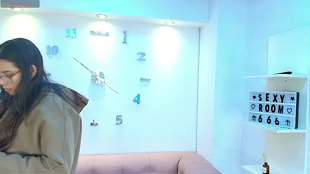 Snapshot of Luna_Millers chatting on February 2026 03:39:01 AM Luna Millers online show from February 2026 03:39:01 AM