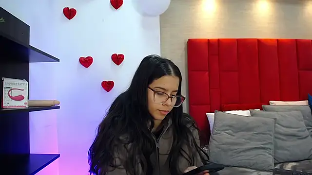 Snapshot of Luna_Millers chatting on March 2026 04:24:02 AM Luna Millers online show from March 2026 04:24:02 AM