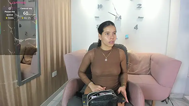 Snapshot of Luna_Millers chatting on April 2026 04:08:01 AM Luna Millers online show from April 2026 04:08:01 AM