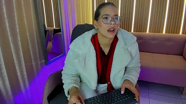 Snapshot of Luna_Millers chatting on May 2026 04:16:01 AM Luna Millers online show from May 2026 04:16:01 AM
