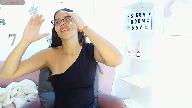 Snapshot of Luna_Millers chatting on February 2026 11:41:01 AM Luna Millers online show from February 2026 11:41:01 AM