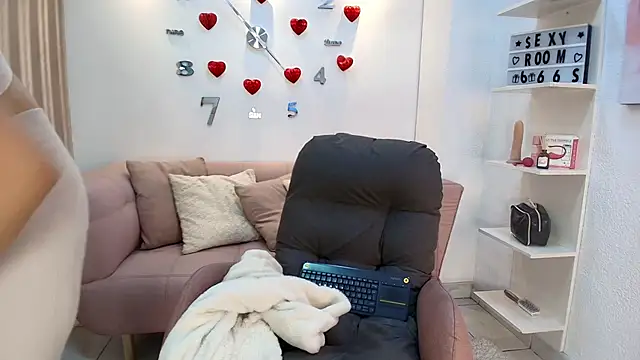 Snapshot of Luna_Millers chatting on March 2026 03:58:02 AM Luna Millers online show from March 2026 03:58:02 AM