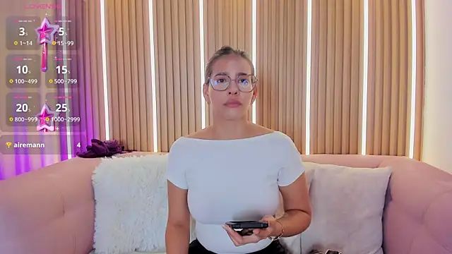 Luna Millers online show from June 2026 04:52:01 AM