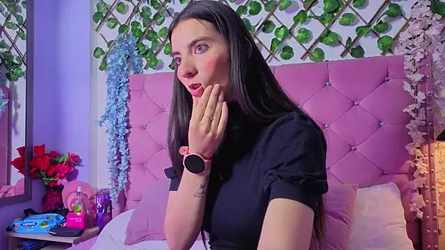 Valkiria-and-Dione online show from March 2026 04:34:02 PM