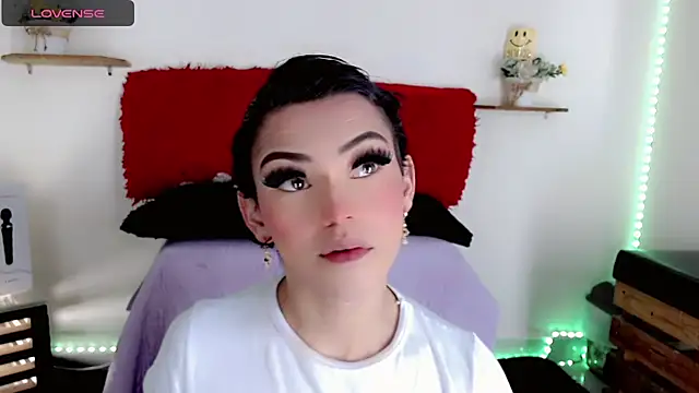 NathalialLooes online show from February 2026 10:11:01 PM