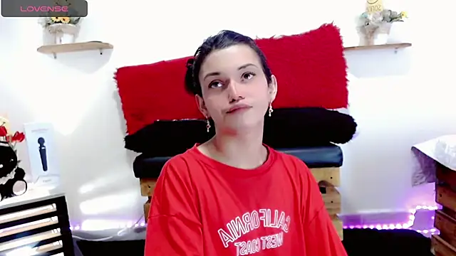 NathalialLooes online show from February 2026 08:52:02 PM