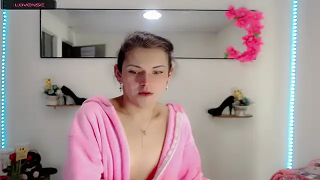 NathalialLooes online show from April 2026 05:21:02 AM
