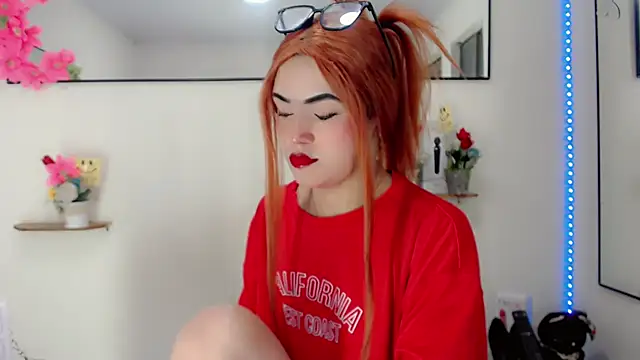 NathalialLooes online show from May 2026 05:35:02 PM