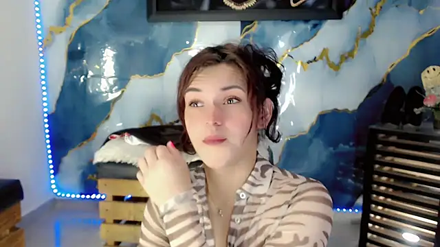 NathalialLooes online show from May 2026 05:03:01 AM