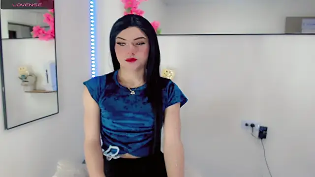 NathalialLooes online show from April 2026 05:01:02 AM