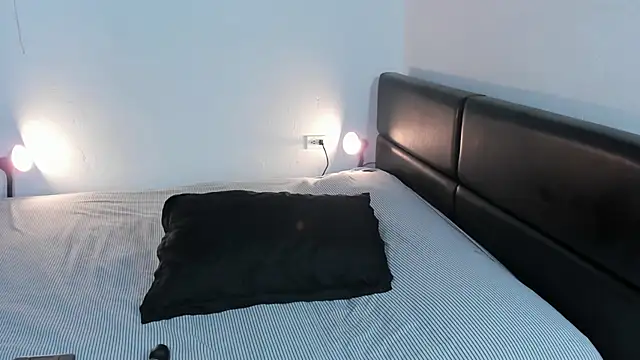 AshlyViper online show from March 2026 09:27:01 PM