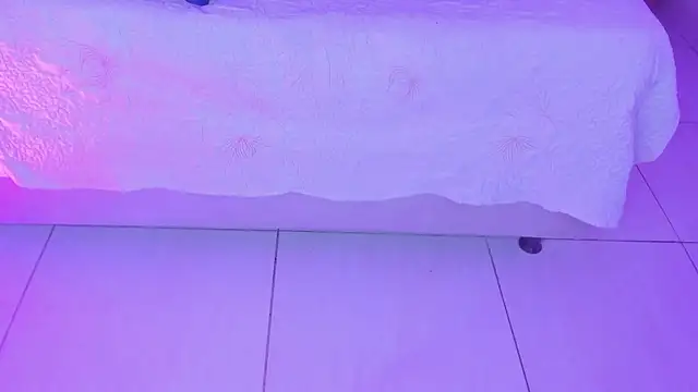 KarelyMitchel online show from April 2026 12:28:01 PM