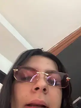 KarelyMitchel online show from April 2026 01:04:02 PM