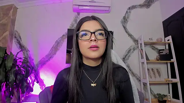 KarelyMitchel online show from February 2026 01:35:02 PM