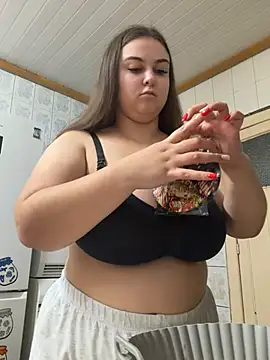 AlyaX X online show from February 2026 05:48:01 PM