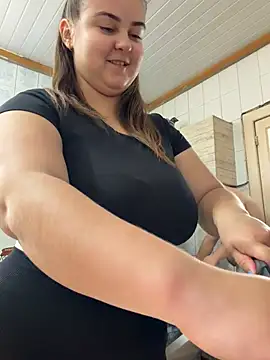 AlyaX X online show from April 2026 10:38:02 AM