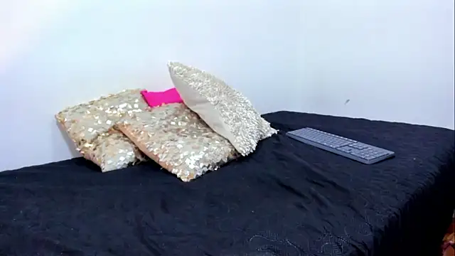 KimberlyVelez  online show from February 2026 08:28:02 PM