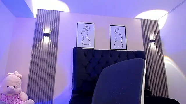 SARHA ANTONELLI online show from February 2026 12:07:01 PM