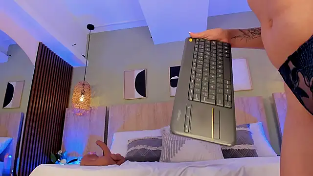 Bella-Swant online show from March 2026 11:39:02 AM