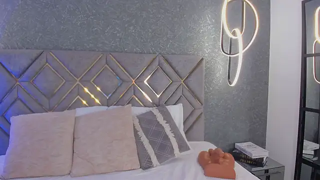 Snapshot of Bella-Swant chatting on February 2026 11:45:01 AM Bella-Swant online show from February 2026 11:45:01 AM