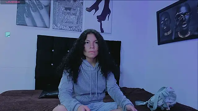 Zoe-yanin online show from March 2026 06:45:01 PM