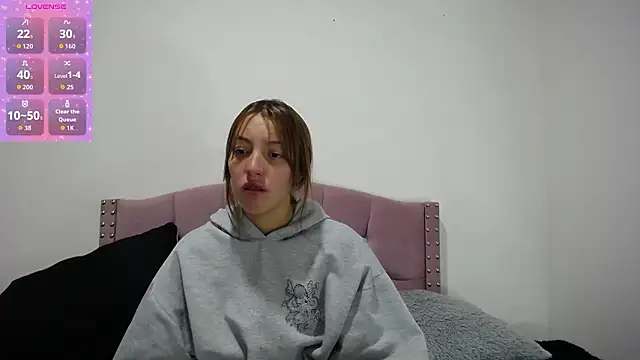 Snapshot of emily_cooper_pym chatting on February 2026 12:04:01 PM emily cooper pym online show from February 2026 12:04:01 PM