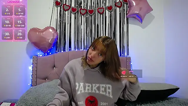 Snapshot of emily_cooper_pym chatting on February 2026 12:24:02 PM emily cooper pym online show from February 2026 12:24:02 PM