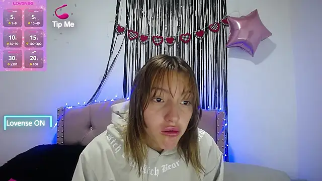 Snapshot of emily_cooper_pym chatting on March 2026 12:12:01 PM emily cooper pym online show from March 2026 12:12:01 PM