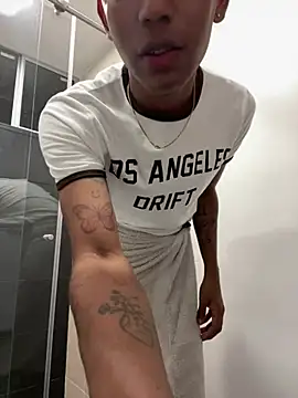 Snapshot of alexander_eros chatting on February 2026 01:56:02 AM alexander eros online show from February 2026 01:56:02 AM