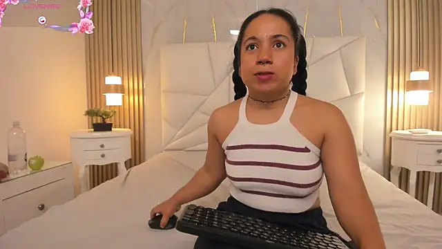 chiarafustox online show from March 2026 06:56:01 PM