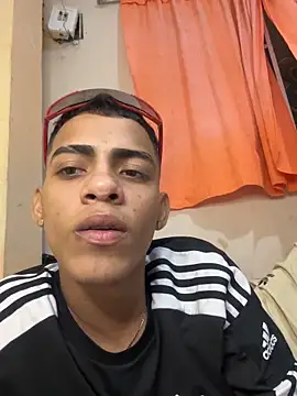 Snapshot of dominick_fran chatting on February 2026 04:35:01 AM dominick fran online show from February 2026 04:35:01 AM