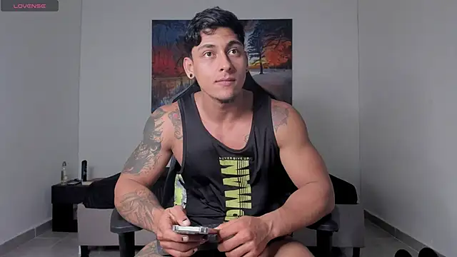 ryanwhite3 online show from April 2026 09:54:02 PM